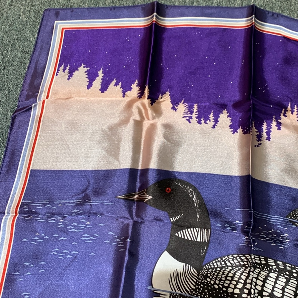 SKEMO/CANADA Vintage Purple Acetate Scarf with Loon Design by Eleanor Paine - Picture 6 of 8